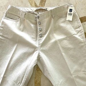 Gap boot cut off white beautiful jeans!